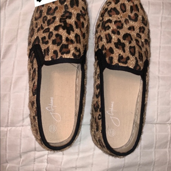 Cheetah slip ons - Picture 1 of 1